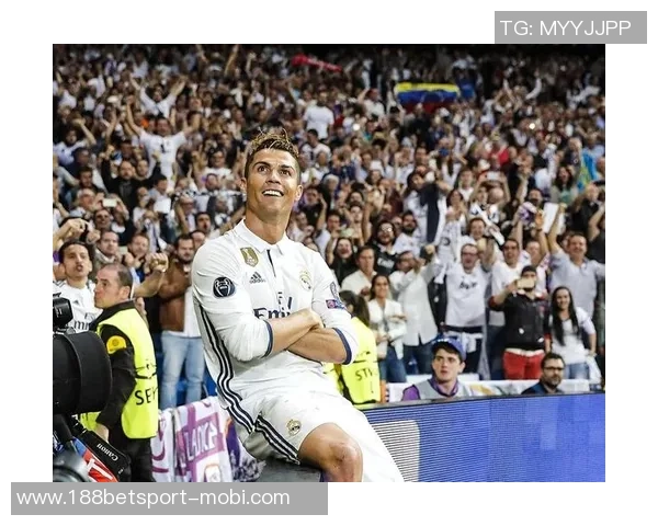 欧冠历史上仅有两位球员在19岁前直接参与13球的传奇表现