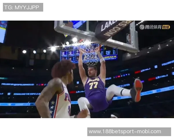 追梦回忆维金斯季后赛神扣东契奇震撼全场的瞬间