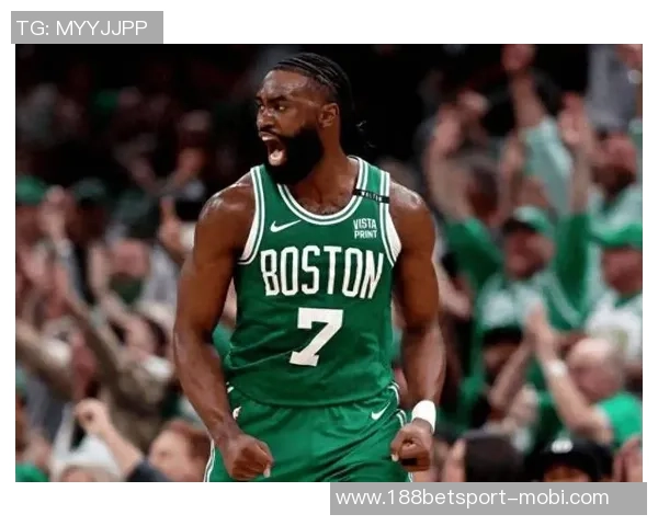 杰伦布朗首节表现低迷10分钟内5投全失三分球未能命中引发关注 杰伦布朗首节表现低迷10分钟内5投全失三分球未能命中引发关注