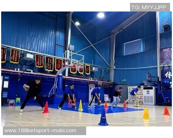 林葳遭批评引发热议大学教练在球员管理中更具话语权